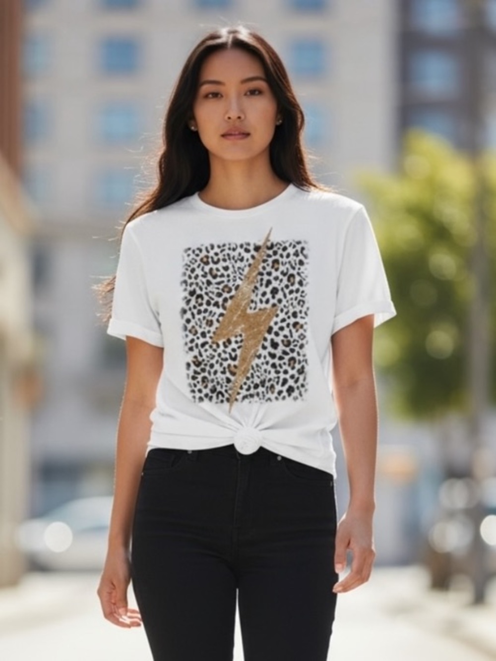 TRES BIEN LEOPARD PRINT LIGHTNING BOLT GRAPHIC LIGHT PEACHY BEIGE HUE TEE